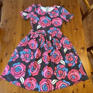 Medium 🌹M Lularoe Amelia unicorn roses Disney dress unicorn  gray pink flowers
